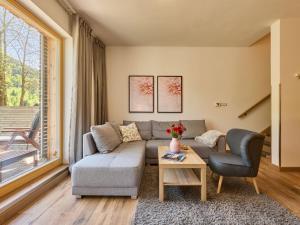 Posezení v ubytování Apartment Ski-In Ski-Out Mountain Duplex Portášky2 by Interhome