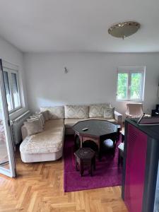 Posezení v ubytování Luxury House + 16 fotografií