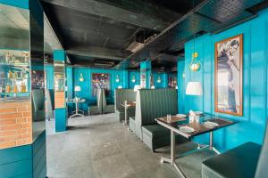 Restoran või mõni muu söögikoht majutusasutuses Rolling space