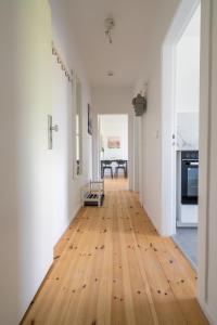 Kuchyň nebo kuchyňský kout v ubytování 2 Zimmer Ferienwohnung Am Hafen