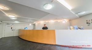 Επισκέπτες που μένουν στο Columbia Apartments