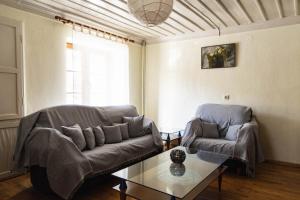 Posedenie v ubytovaní Nerida's-Traditional 3 BR Townhouse-BBQ-View