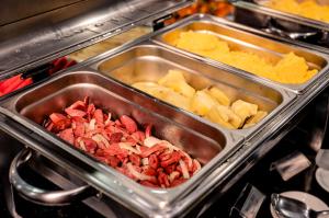 Comida no hotel ou em algum lugar perto