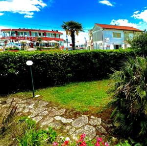 Zahrada ubytování Conero casa- Marcelli di Numana in Via Litoranea 178 Fronte Mare con Pass Parcheggio Gratuito