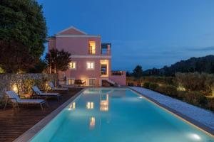 The swimming pool at or close to Luxury Villa Perla