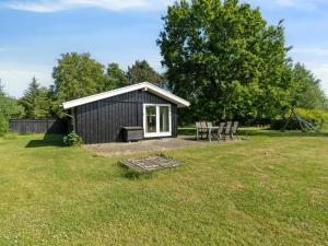 Zahrada ubytování Holiday Home Elly - 1km from the sea by Interhome