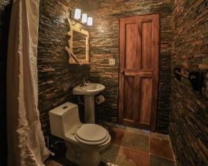 Bilik mandi di Bambuda Lodge +26 gambar