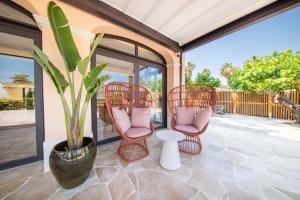Hotel Brin d'Azur - Saint Tropez的阳台或露台