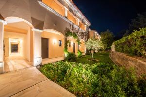 Hotel Brin d'Azur - Saint Tropez外面的花园