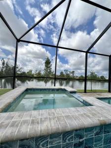 Bazén v ubytovaní Teal Paradise - Brand New Villa in NW Cape Pool spa and water view alebo v jeho blízkosti