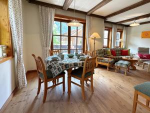 A seating area at WASSERFALL TOP 2