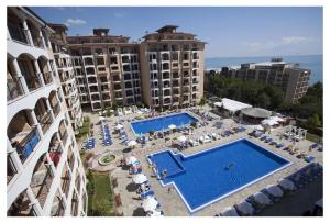 The swimming pool at or close to Bendita Mare Aparthotel