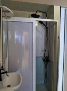 Et badeværelse på Laura + 17 billeder