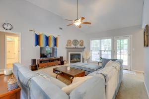 Gallery image of Fayetteville Retreat with Hot Tub and Fenced Yard in Fayetteville
