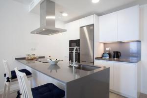 Zdjęcie z galerii obiektu Beautiful new apartment in Mijas Pueblo w mieście Mijas