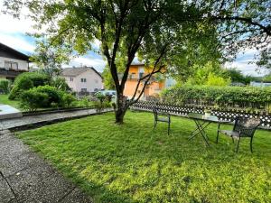 Aed väljaspool majutusasutust Pension DonauBlick Grein 1 , Spitzfeldstr 1