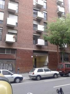 バルセロナにあるブルースター サグラダ ファミリアのレンガ造りの建物