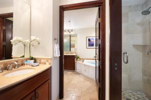 Vannituba majutusasutuses Waipouli Beach Resort Luxury Ocean View Condo +24 fotot