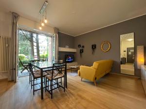 Μια τηλεόραση ή/και κέντρο ψυχαγωγίας στο Kibilù - San Donato vicinanze IRCCS Policlinico