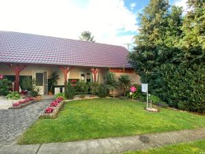 Vonkajšia záhrada v ubytovaní Do-Ti Apartmanház Balatonlelle