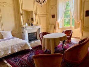 Zdjęcie z galerii obiektu Château historique XVIIIe Parc 4ha Rivière w mieście Rimaucourt