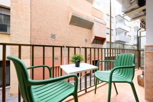 Un balcón o terraza de New apartment city & sea - 3 bedroom - by 10toSea