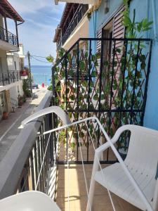 Balkón nebo terasa v ubytování Faros + 32 fotografií