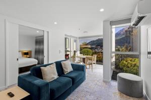 Khu vực ghế ngồi tại Scenic Suites Queenstown