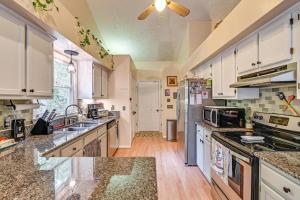 Galeriebild der Unterkunft Serene Sanford Home with Community Pool - Near Beach in Sanford + 25 Fotos