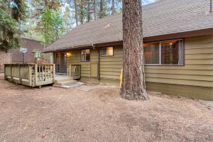 Bygningen som feriehuset ligger i + 17 billeder