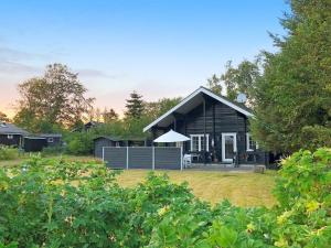 Zahrada ubytování 7 person holiday home in Løgstør-By Traum
