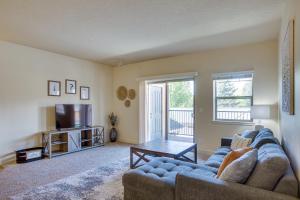 Posezení v ubytování Coeur dAlene Vacation Rental 4 Mi to Hayden Lake