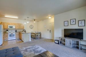 Kuchyň nebo kuchyňský kout v ubytování Coeur dAlene Vacation Rental 4 Mi to Hayden Lake
