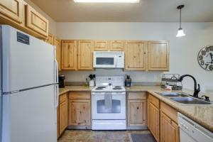 Kuchyň nebo kuchyňský kout v ubytování Coeur dAlene Vacation Rental 4 Mi to Hayden Lake