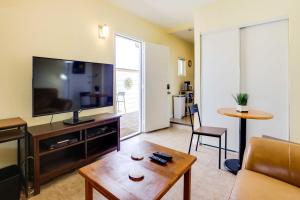 Henderson Studio with Patio Close to Parks and Trails