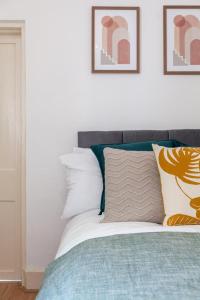 Säng eller sängar i ett rum på One bedroom flat in the heart of Brixton