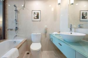 Bagno di Four Points by Sheraton Shanghai, Pudong