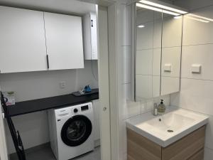 Koupelna v ubytování Brand new apartment in Svolvær