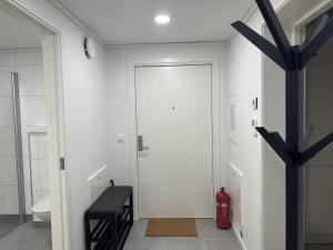 TV a/nebo společenská místnost v ubytování Brand new apartment in Svolvær