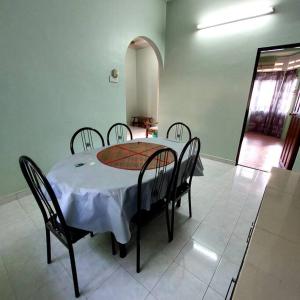 Posezení v ubytování Adam Homestay