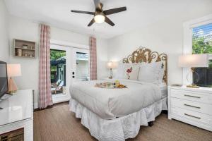 Ένα ή περισσότερα κρεβάτια σε δωμάτιο στο The Penn House + Guest House & Saltwater Pool Flam +48 φωτογραφίες