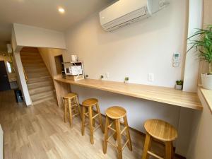 Dapur atau dapur kecil di AJITO Hostel & CafeBar
