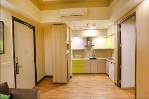 Kuhinja ili čajna kuhinja u objektu FabHotel Sapphire 83