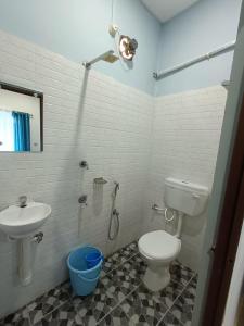 Koupelna v ubytování The Corner Inn (Lodge) + 7 fotografií