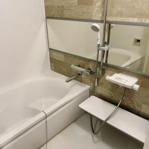 Koupelna v ubytování AYA Hotel