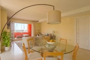 Część wypoczynkowa w obiekcie Luxury apartment Sotogrande