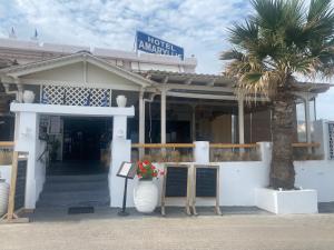 Η πρόσοψη ή η είσοδος του Hotel Beach Amaryllis