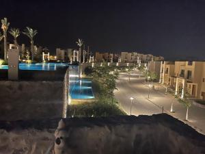 The surrounding neighborhood or a neighborhood close to A villát