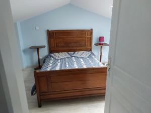 Posteľ alebo postele v izbe v ubytovaní Maison des Pins