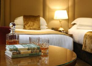 Giường trong phòng chung tại International Hotel Killarney